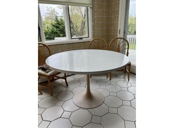 1960's EERO SAARINEN TULIP TABLE - WITH FOUR RATTAN CHAIRS - TABLE IS 48' ACROSS - TABLE EDGE NEEDS TLC