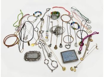 (LOT J5) APPROX. 40PIECES OF COSTUME JEWELRY-NECKLACES, WATCH, BELT BUCKLES AND BRACELETS - STELLA & DOT