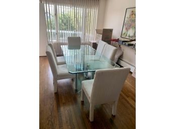 BEAUTIFUL VINTAGE MODERN GLASS & CHROME DINING TABLE & SIX PARSONS CHAIRS - 78' LONG BY 40' WIDE, 29' HIGH