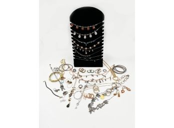 (LOT J7) APPROX. 40 PIECES OF 'YONI' DESIGNER COSTUME JEWELRY -NECKLACES, BRACELETS AND EARRINGS