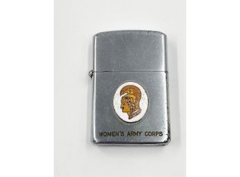 (LOT 61) VINTAGE 'ROTHCO' LIGHTER-WOMANS ARMY CORPS-FORT MCCLELLAN ALABAMA-WORKS
