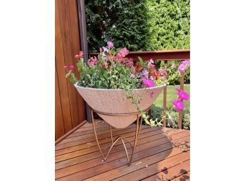 MCM LOOK PATIO PLANTER WITH METAL HAIRPIN LEGS / BASE - COMPOSITE MATERIAL - 28' WIDE BY 26' TALL (WE HAVE ..