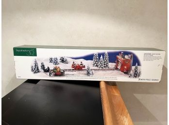 (LOT BA-30) PRE OWNED XMAS DECORATION-DEPARTMENT 56-LOADING THE SLEIGH-IN ORIGINAL BOX