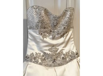 GORGEOUS $10,000 WEDDING GOWN BY KENNETH POOL FOR AMSALE - BRIDAL SIZE 8 REG. SIZE 0 - HAS BIG STAIN ON SKIRT