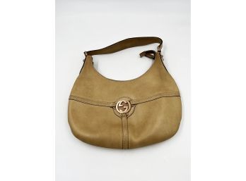 (J-13) AUTHENTIC VINTAGE GUCCI LEATHER HANDBAG - TOP ZIPPER AND STRAP - APPROX. 12'X15' - HAS SURFACE STAINS