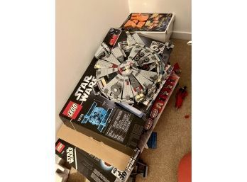(UP-J) ASSORTED LOT OF Star Wars LEGOS - MILLENNIUM FALCON WITH BOXES