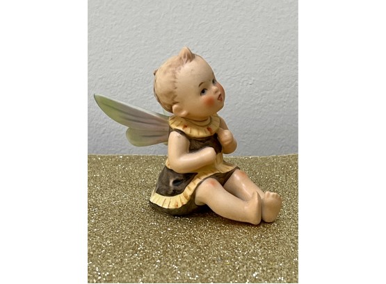 (LR-90) VINTAGE GOEBEL LITTLE SEATED ANGEL WITH BUTTERFLY WINGS  - 3'