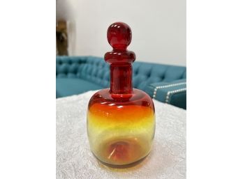(LR-9) VINTAGE MCM AMBERINA GLASS DECANTER WITH ROLLED RIM RED BALL STOPPER 8' TALL, 5' WIDE - BLENKO