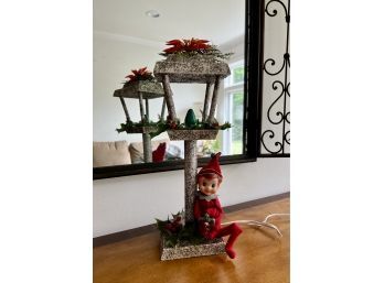 (DEN-5) VINTAGE ELF ON A SHELF CHRISTMAS TABLE LAMP - KNEE HUGGER - 16' TALL BY 5' WIDE