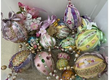 (CH-18) LOT OF ASSORTED HAND CRAFTED VINTAGE PUSH PIN HOLIDAY ORNAMENTS - SATIN, RIBBON, BEAD - 4'-6'