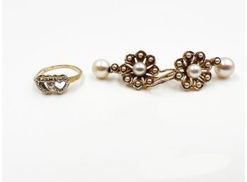 (J-1) LOT OF (2) 14KT GOLD ITEMS -DOUBLE HEART RING SIZE 3 1/2 AND 14KT GOLD & PEARL EARRINGS