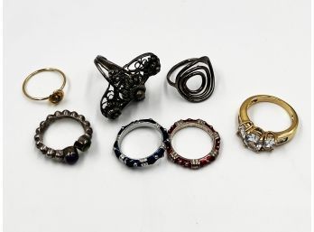(CJ-7) LOT OF 7 ASSORTED SIZES COSTUME JEWELRY RINGS - STERLING, ENAMEL, GOLD TONE