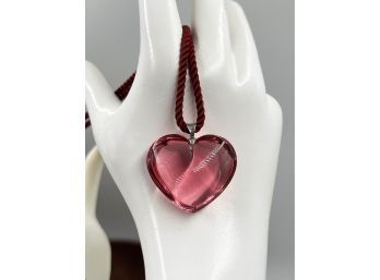(J-39) VINTAGE BACCARAT CRYSTAL HEART NECKLACE W/STERLING SILVER CLASP-COLOR RED/PINK