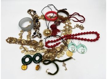 (J-11) LOT OF APPROX. 15 PIECES OF COSTUME JEWELRY-BRACELET, NECKLACE, EARRINGS