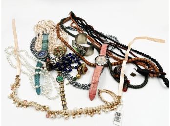 (J-4) LOT OF APPROX.15 PIECES OF COSTUME JEWELRY-NECLKLACE, PIN AND EARRINGS