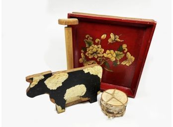 (B-18) LOT OF FOUR - WOOD COW, PAPER TOWEL HOLDER, TRAY & BARK COASTERS