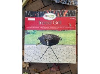 TRIPOT BBQ GRILL NEW IN BOX