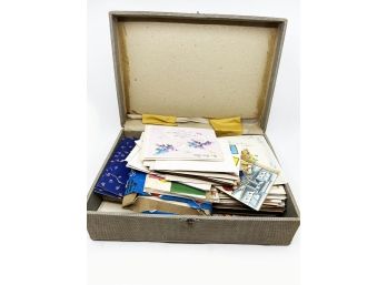 (A-101) HUGE BOX OF VINTAGE PAPER EPHEMERA / CARDS, POSTCARDS