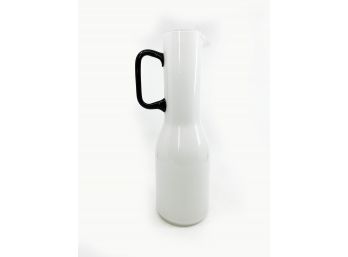 (A-40) VINTAGE ART GLASS PITCHER - WHITE GLASS WITH MODERN BLACK HANDLE - 13' TALL
