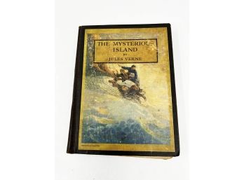 VINTAGE/ANTIQUE BOOK-THE MYSTERIOUS ISLAND BY JULES VERNE-SCHRIBNER AND SONS-1919 EDITION