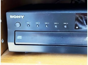 (77) SONY CD PLAYER CDP-CE500 - FIVE CD - POWERS UP