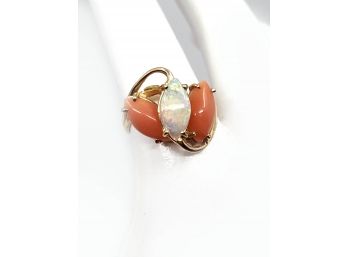 (G-14) BEAUTIFUL 14 KT GOLD, CORAL AND OPAL LADIES RING - SIZE 6 1/2 - WEIGHT 2.58 DWT