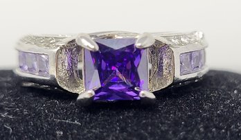 SZ 6 925 Sterling Silver Purple And White Gemstones