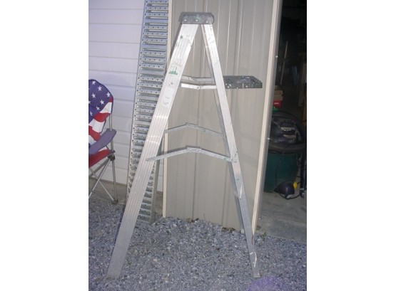 5' Keller Aluminum Folding Step Ladder  (227)