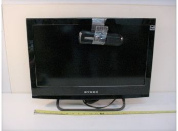 22' Dynex TV-DVD Combo With Remote   (158)