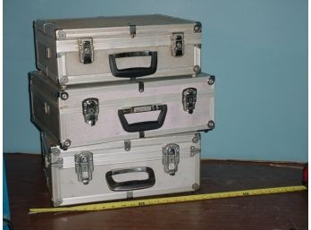 3 Carrying Cases (181)