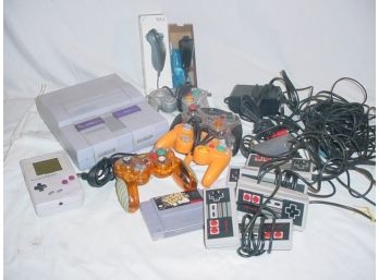 Nintendo Game Boy Accessories  (240)