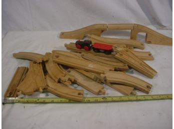 Wood Toy Train And Track  (105)