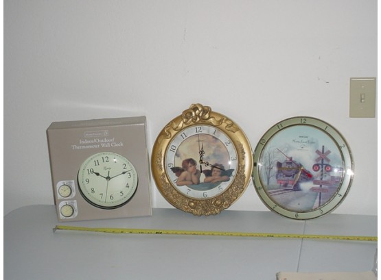 2 Clocks & Clock/Thermometer  (7)