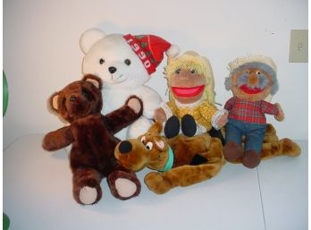 Stuffed Dolls, Bears & Scooby Doo  (12)