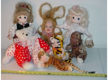 7 Dolls/Stuffed Animals  (32)