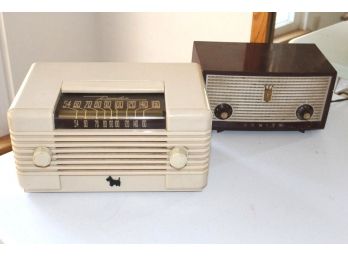Vintage Remler Radio W/ Scottie Dog, (Bakelite?) & Zenith Radio  (78)