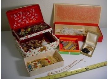 Jewelry Box And Contents, Candy Box And Contents  (187)