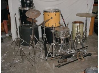 7 Drums, 4 Cymbals, Stands, Foot Pedals   (219)