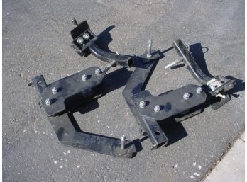 Ford Road Master 472-1 Trailer Hitch System  (`162)