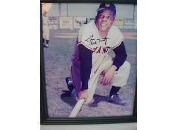 Willie Mays Signed Photo, 8'x 10'  (227)