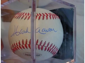 Hank Aaron Signed Baseball  (195)