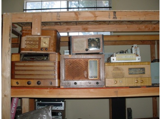 6 Old Tube Radios In Wood Cabinets (60)