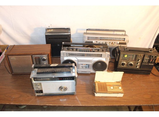 Vintage Radios And Boomboxes  (104)