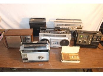 Vintage Radios And Boomboxes  (104)