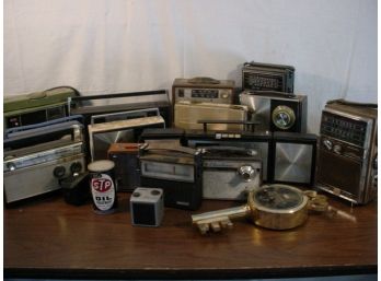 18 Assorted Portable & Transistor Radios  (75)
