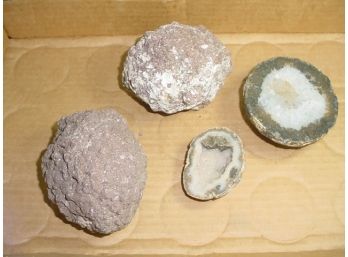 4 Geodes - 2 Cut And 2 Uncut  (254)