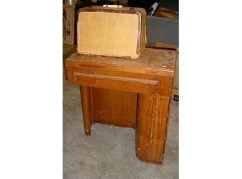 Singer Portable & Singer Cabinet Sewing Machines  (172