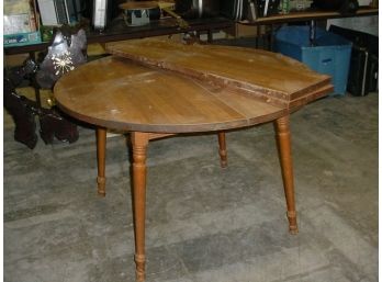 4' Table With Two 12' Leaves   (146)
