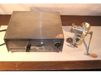 'Pizza Pal' Electronic Pizza Oven & Universal 'Meat Chopper' Grinder #333  (324)