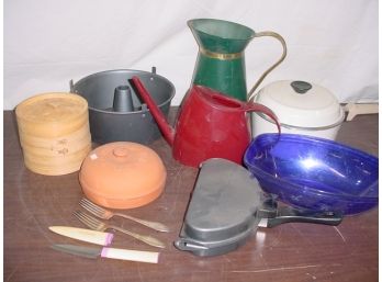 Box Lot Of Kitchenware Including Watering Can   (107)